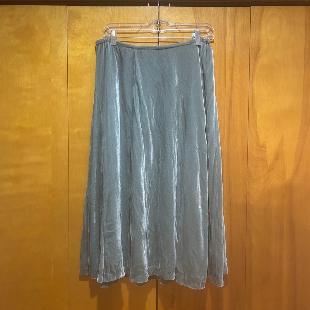 Soft Surroundings Skirt Size M Midi Soft Blue Elastic Back Rayon Silk Fairy‎